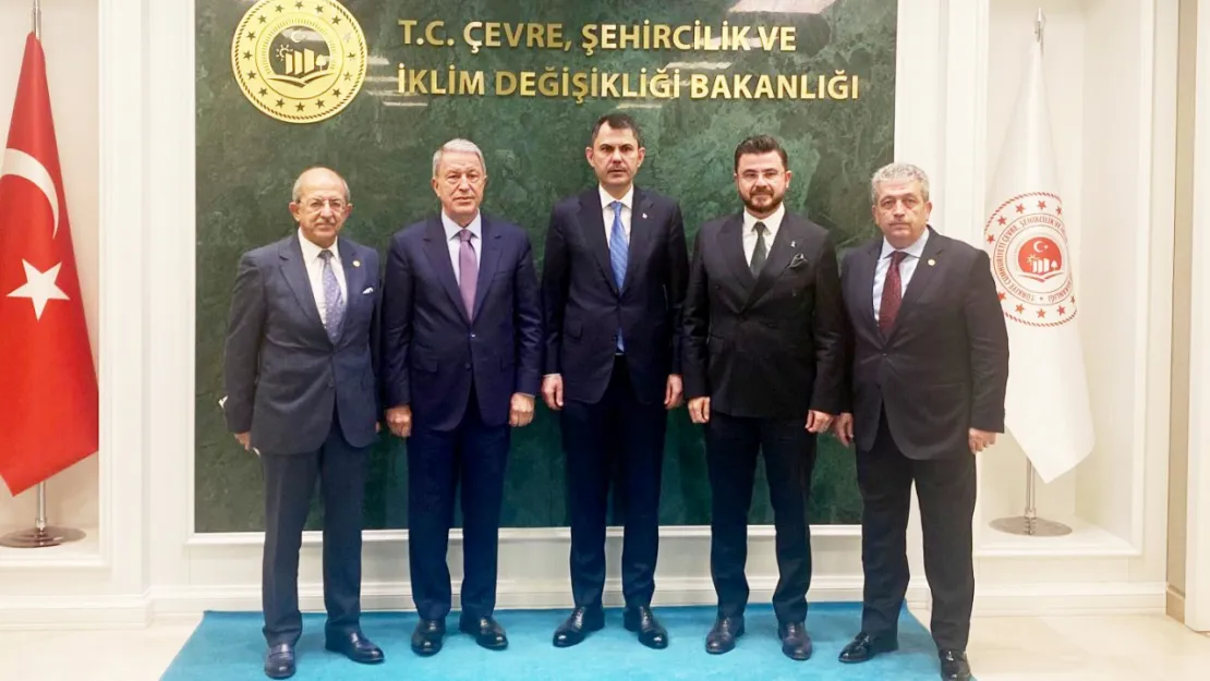 Kayseri'nin Geleceği İçin Önemli Görüşme: Hulusi Akar Bakan Kurum'la Projeleri Değerlendirdi