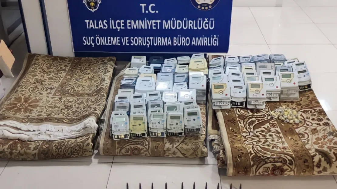 Kayseri polisi hırsızlık çetesini çökertti: 600 bin TL'lik İran halısı ele geçirildi