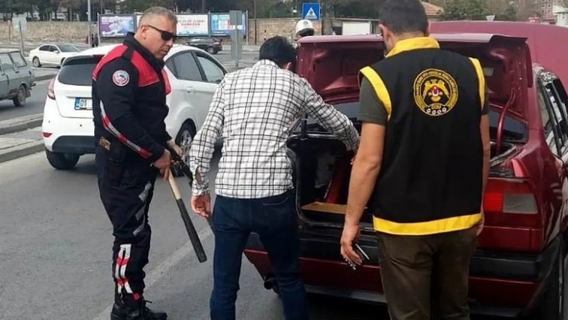 Kayseri polisi oto hırsızlığını önlemek için denetim yaptı