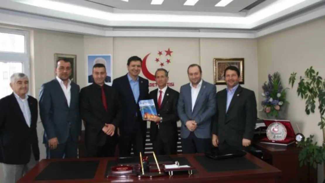 Kayseri Esnaf Ve Sanatkarlar Derneği (ESDER), Saadet Partisi Kayseri İl Başkanlığını ziyaret etti.