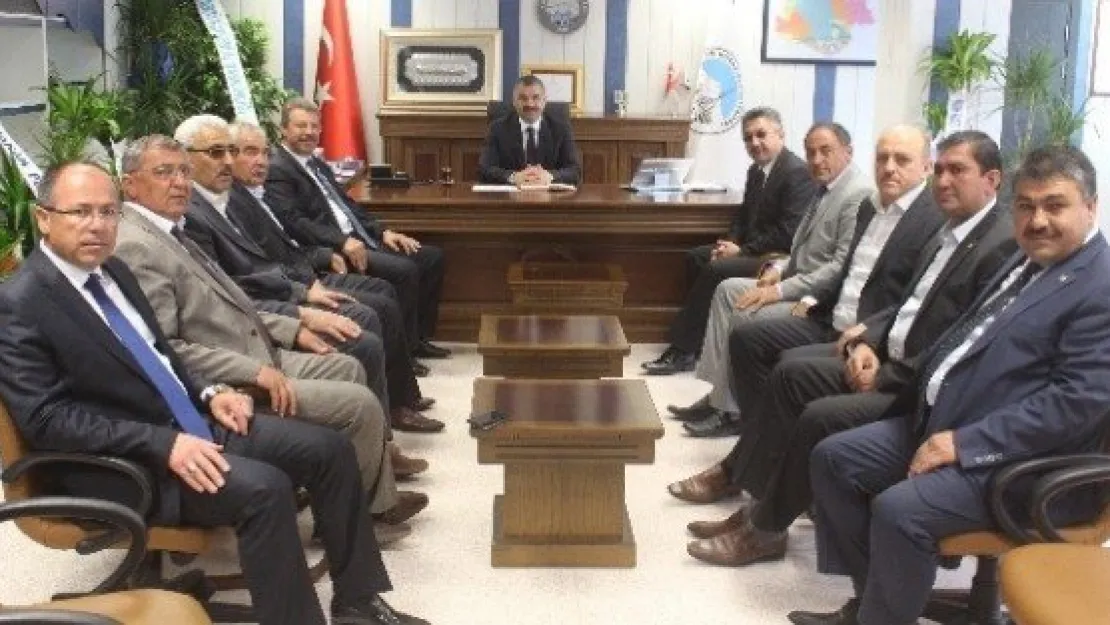 Kayseri Pancar Ekicileri Kooperatifi Yönetiminden Kocasinan Belediye Başkanı Mustafa Çelik'e Ziyaret 