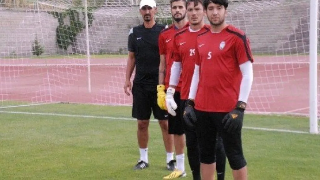 Kayseri Şekerspor'da Kalecilerin Rekabeti 