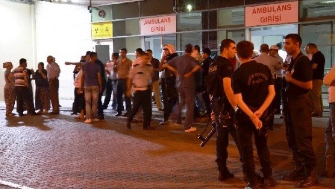 Kayseri'de Düğün Evi İle Cenaze Evi Birbirine Girdi: 2'si Polis 15 Yaralı 