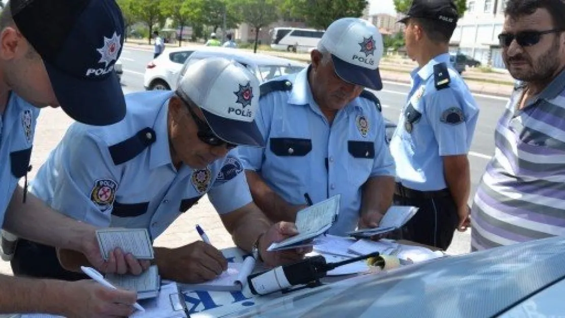 Kayseri'de Emniyet Kemeri Kontrolleri Arttırıldı