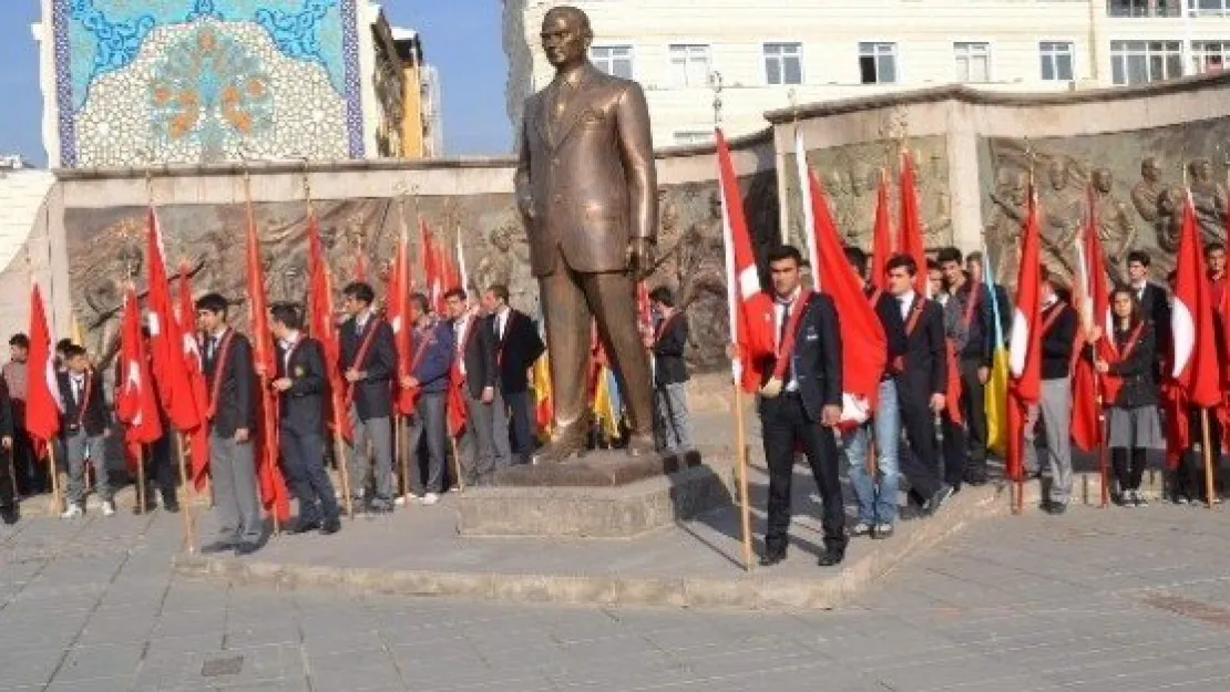 Kayseri'de Öğretmenler Günü Coşkusu 