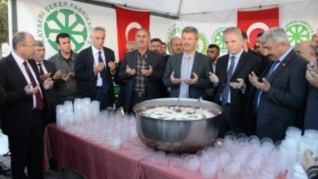 Kayseri'den Yola Çıkan 'kayseri Şeker Aşure Kervanı' Sivas Şarkışla'ya Kadar Ulaştı 