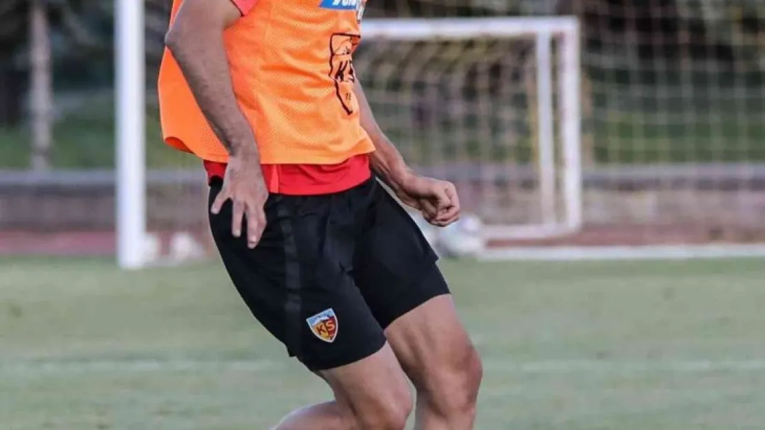 Kayserispor, Ali Karimi'nin lisansını çıkardı