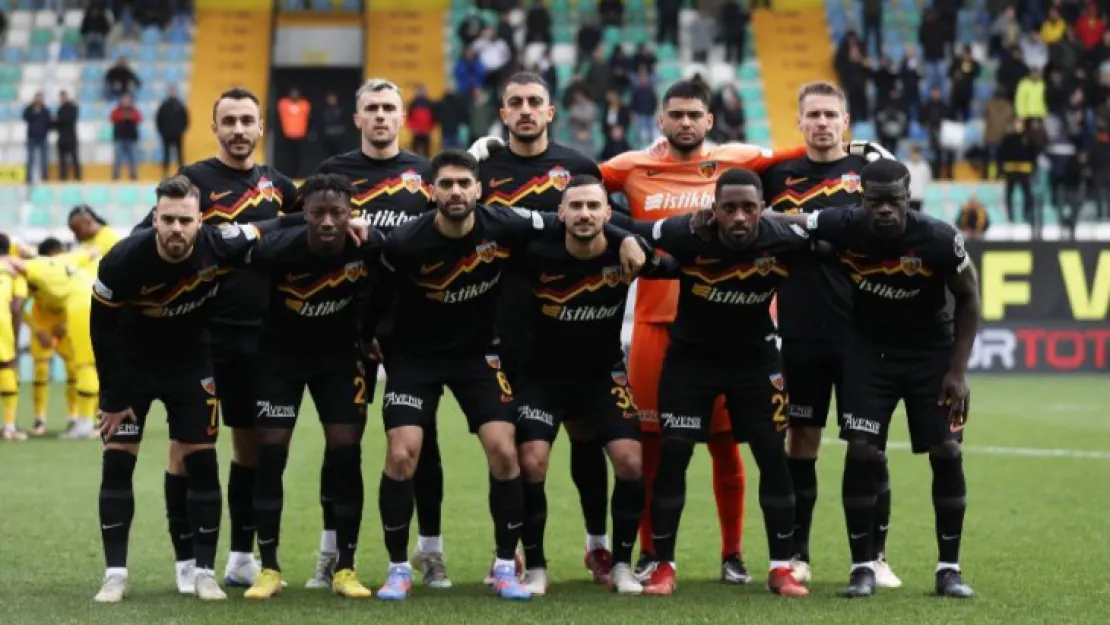 Kayserispor deplasmanda 4 gol attı