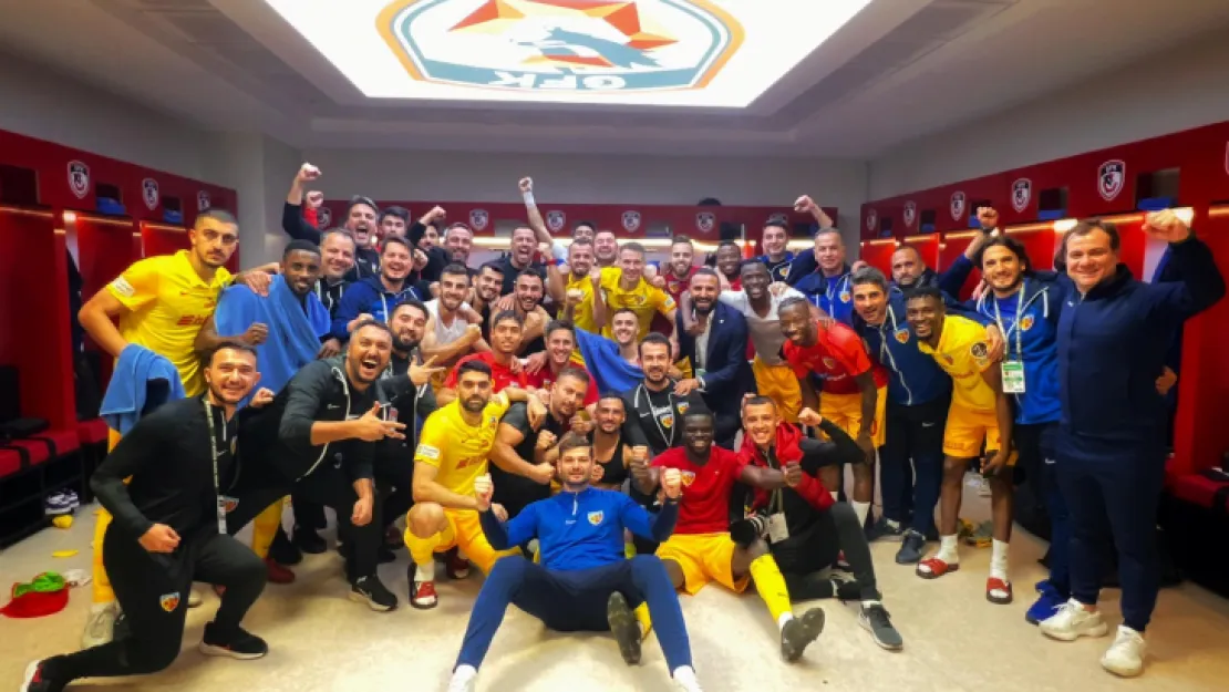 Kayserispor, iki kulvarda da şaşırtmaya devam ediyor