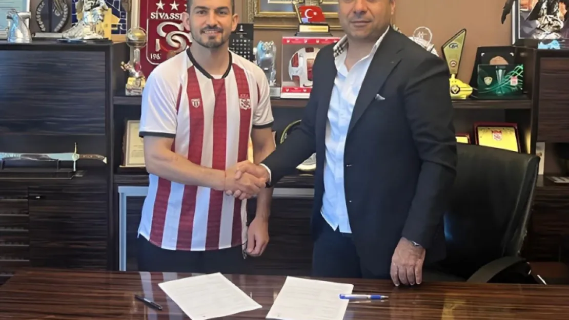 Kayserispor ile sözleşmesi sona eren Emrah Başsan, Sivasspor'da