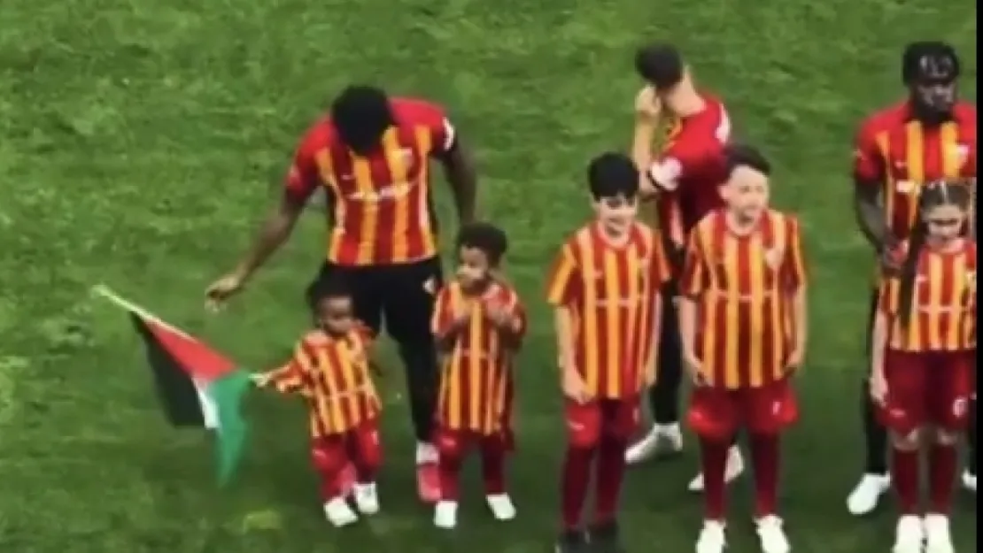 Kayserispor Sahasında Vicdanın Sesi: Ducken Nazon'dan Filistin'e Destek!