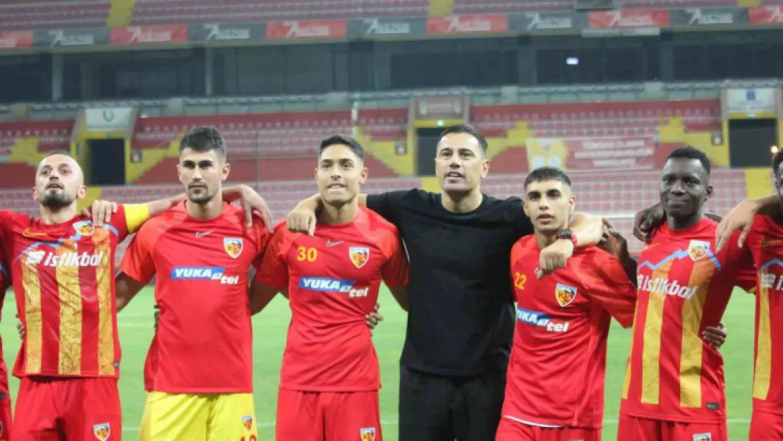 Kayserispor yerini koruyor