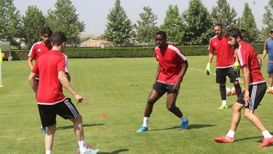 Kayserispor yeni sezona tüm hızıyla hazırlanıyor