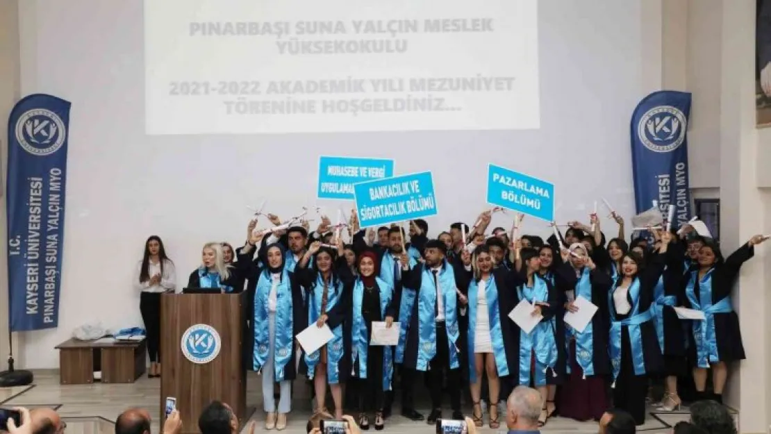 KAYÜ Pınarbaşı MYO'da 2021-2022 Akademik Yılı Mezuniyet Töreni Düzenlendi