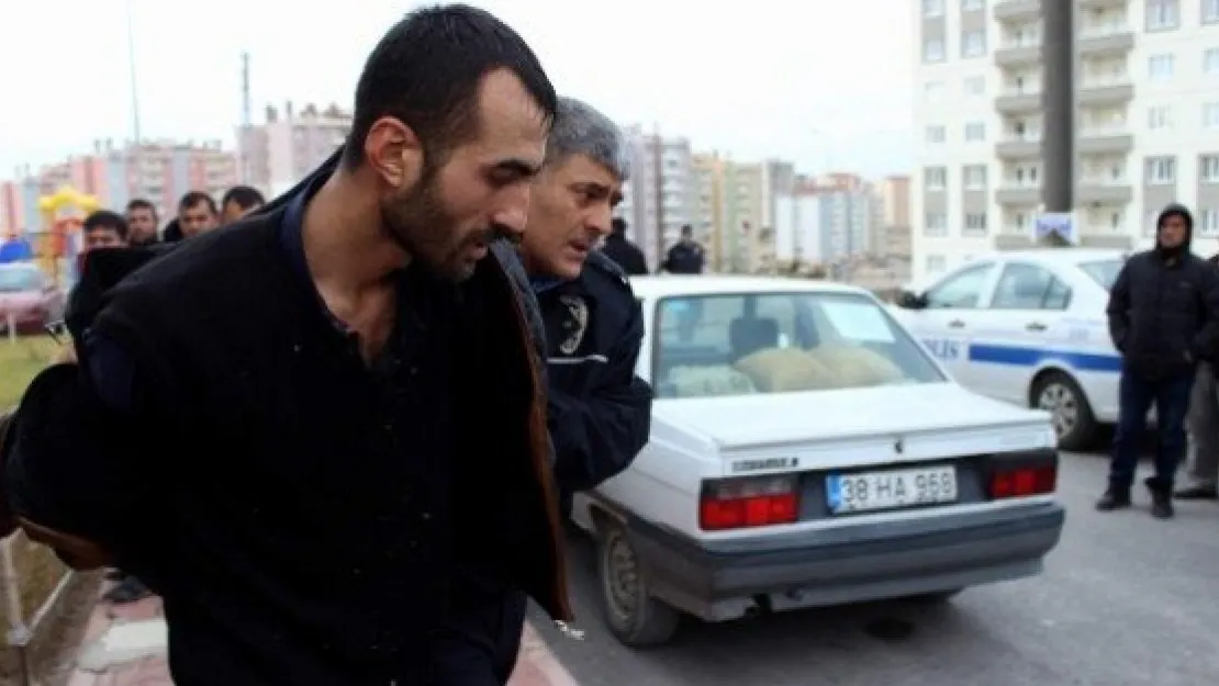 Kendini Yaralayarak Polise Direnen Şahsa Özel Harekat Müdahale Etti 