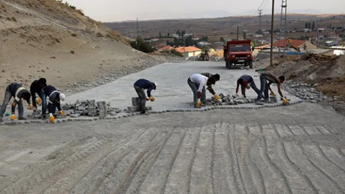 Kepez sokakları tozdan kurtuluyor