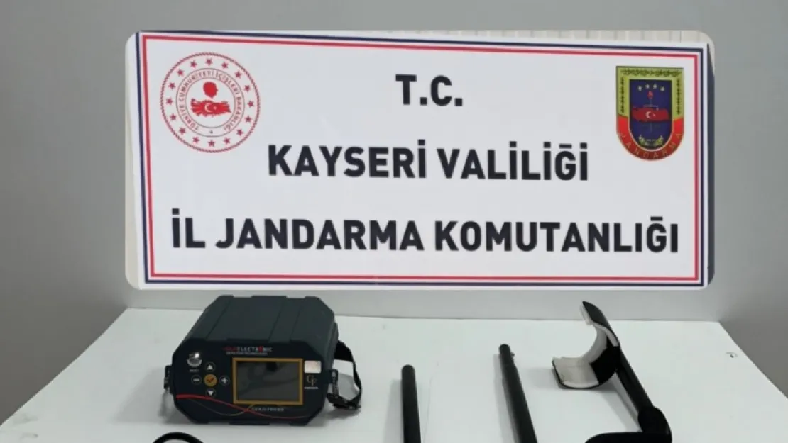 Kilisede Kaçak Kazı Yapanlara Suçüstü