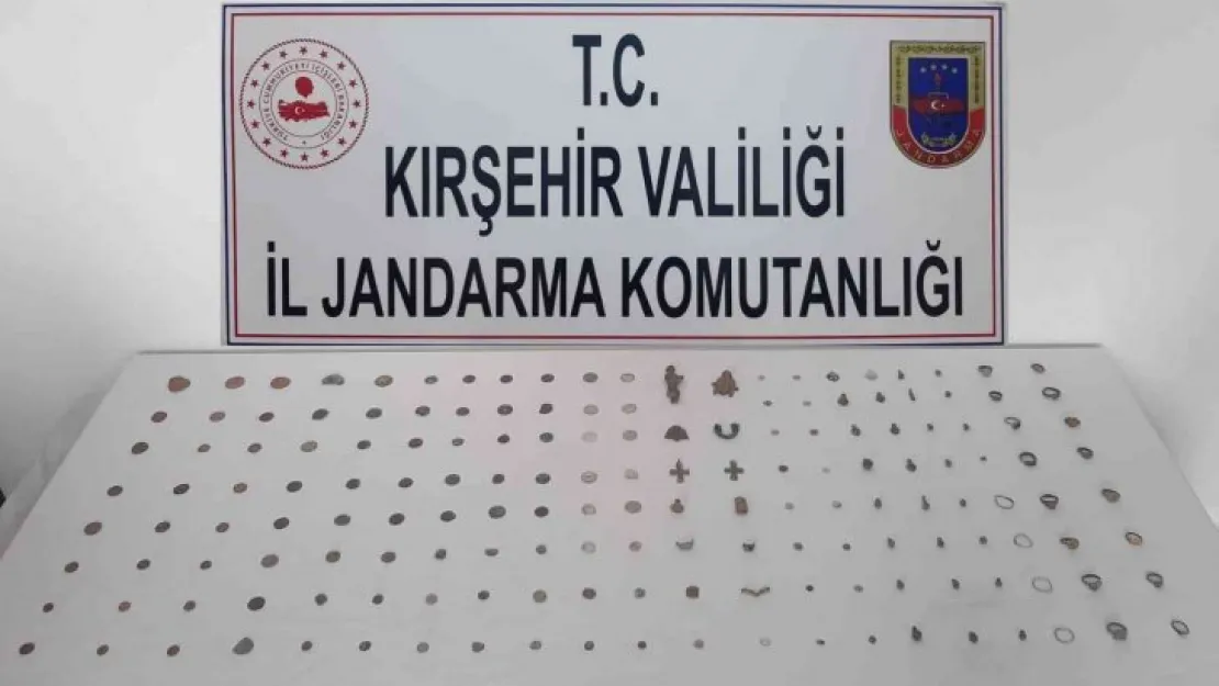 Kırşehir'de şüphe üzerine durdurulan araçtan tarihi eser çıktı