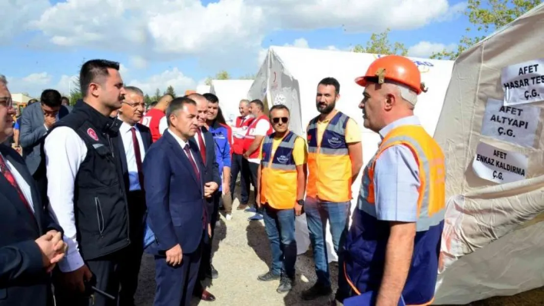 Kırşehir'de yapılan deprem tatbikatı gerçeğini aratmadı