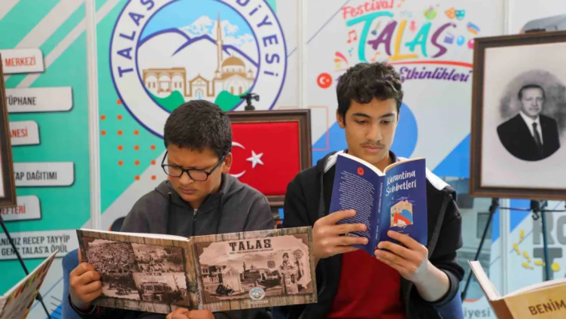 Kitap Fuarı'nda Talas Standına İlgi Büyük