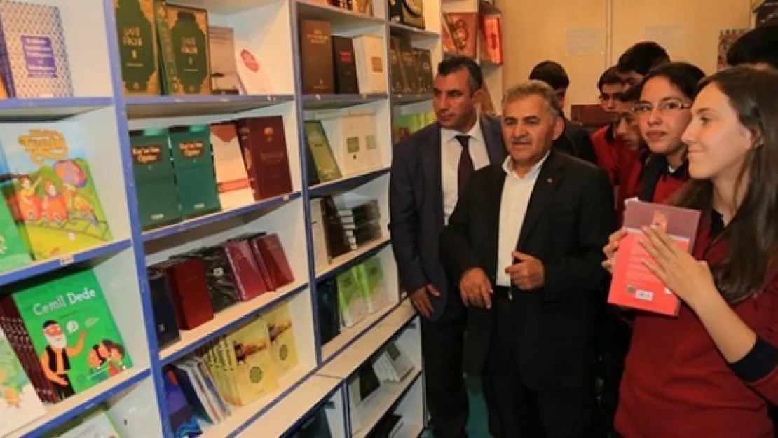 'Kitap fuarı Kayseri'nin kültür sanat merkezi olduğunun göstergesidir"