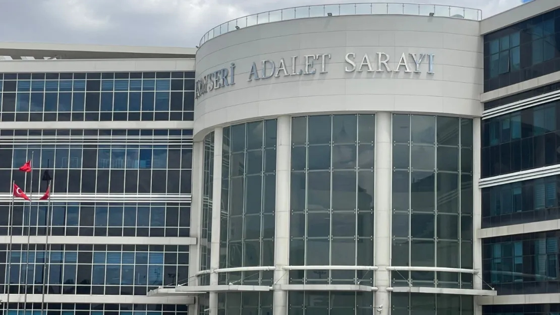 Kız arkadaşını 'yağmadan' yargılanan sanık suçlamayı reddetti