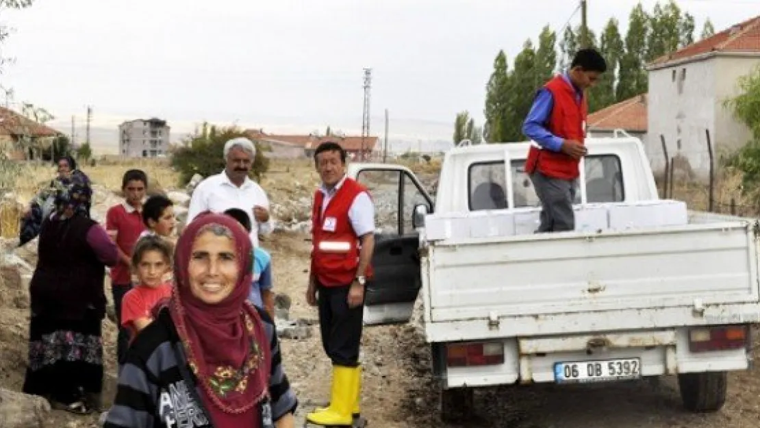  KIZILAY KAYSERİ ŞUBESİ, SÜKSÜN'DE YARALARI SARIYOR