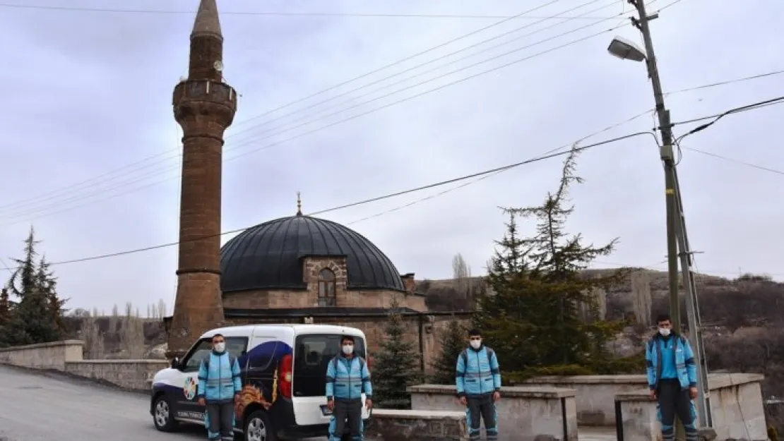 Camiler, Ramazan ayında da gül kokuyor