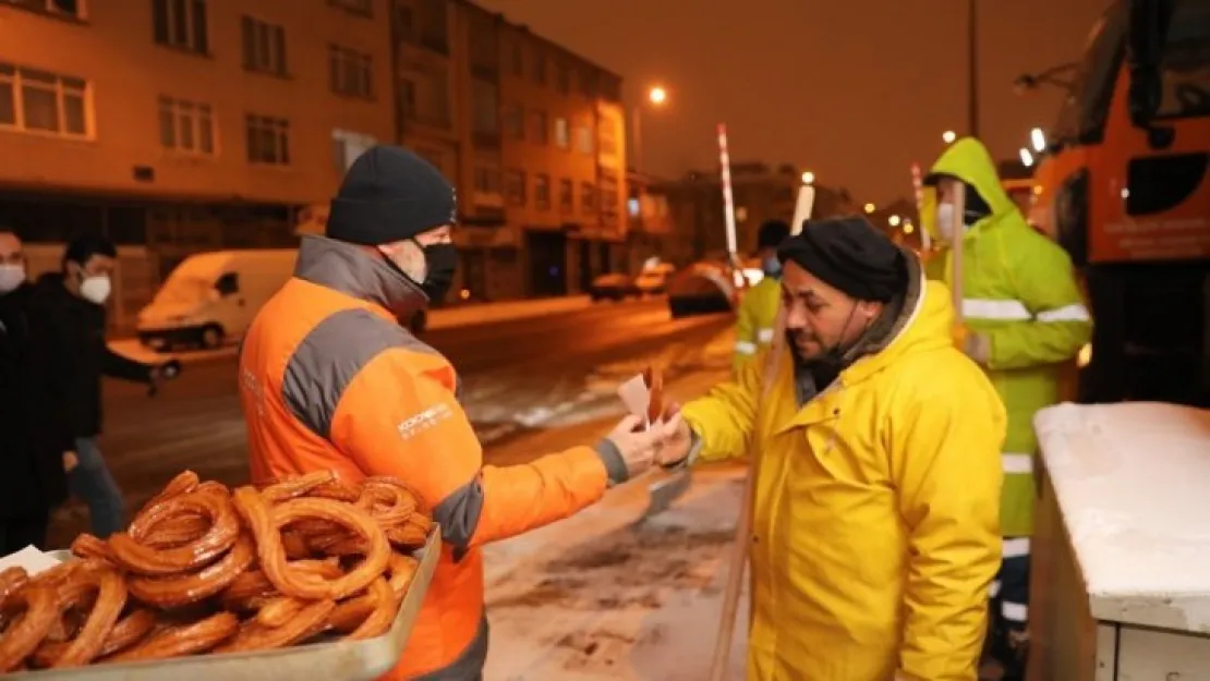 Kocasinan'da kar temizleme aralıksız sürüyor