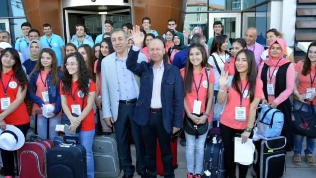 Kocasinan Belediyesi başarılı öğrencileri Avrupa'ya uçurdu