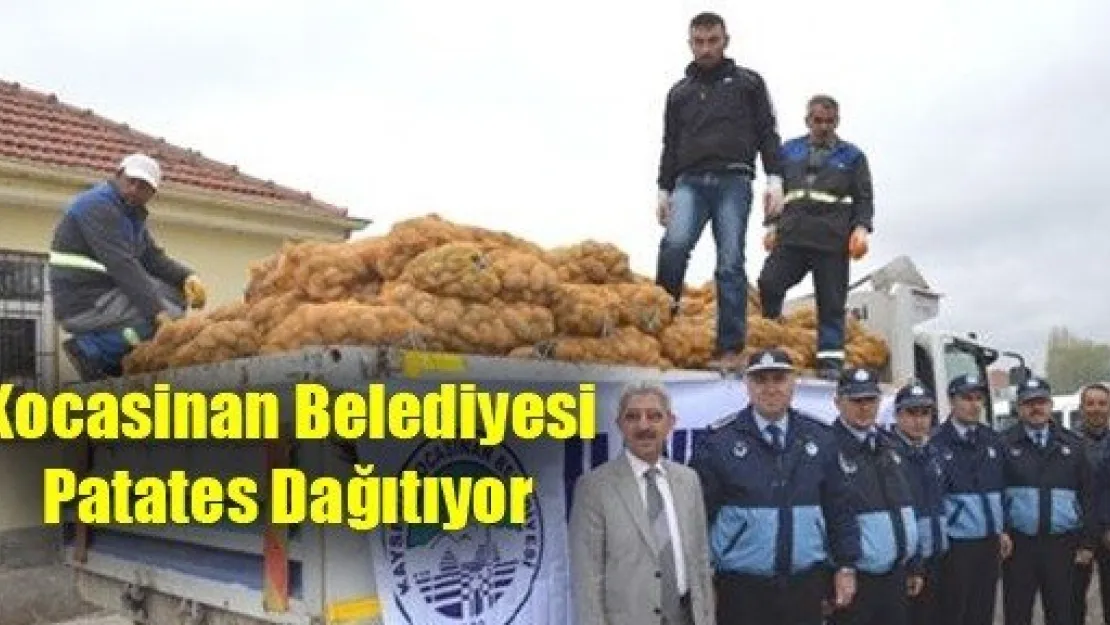 Kocasinan Mahallede Patates Dağıtıyor