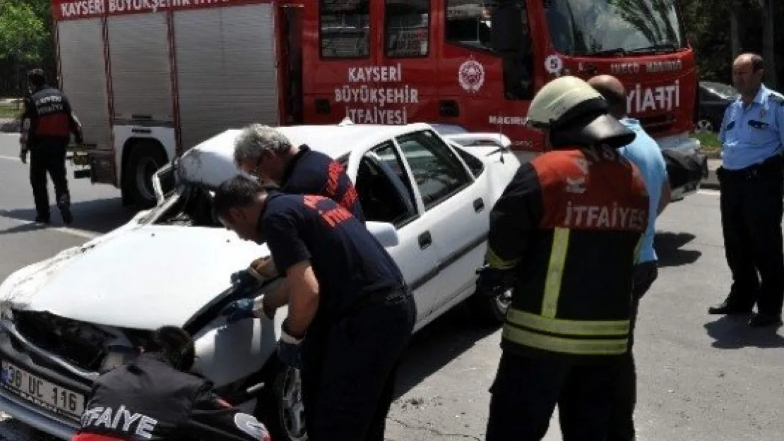 Kocasinan'da Trafik Kazası: 3 Yaralı 