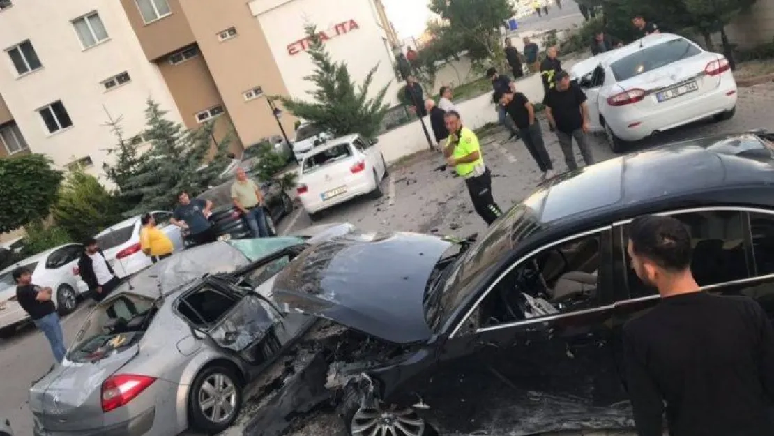 Kontrolden çıkan araç bahçeye uçtu