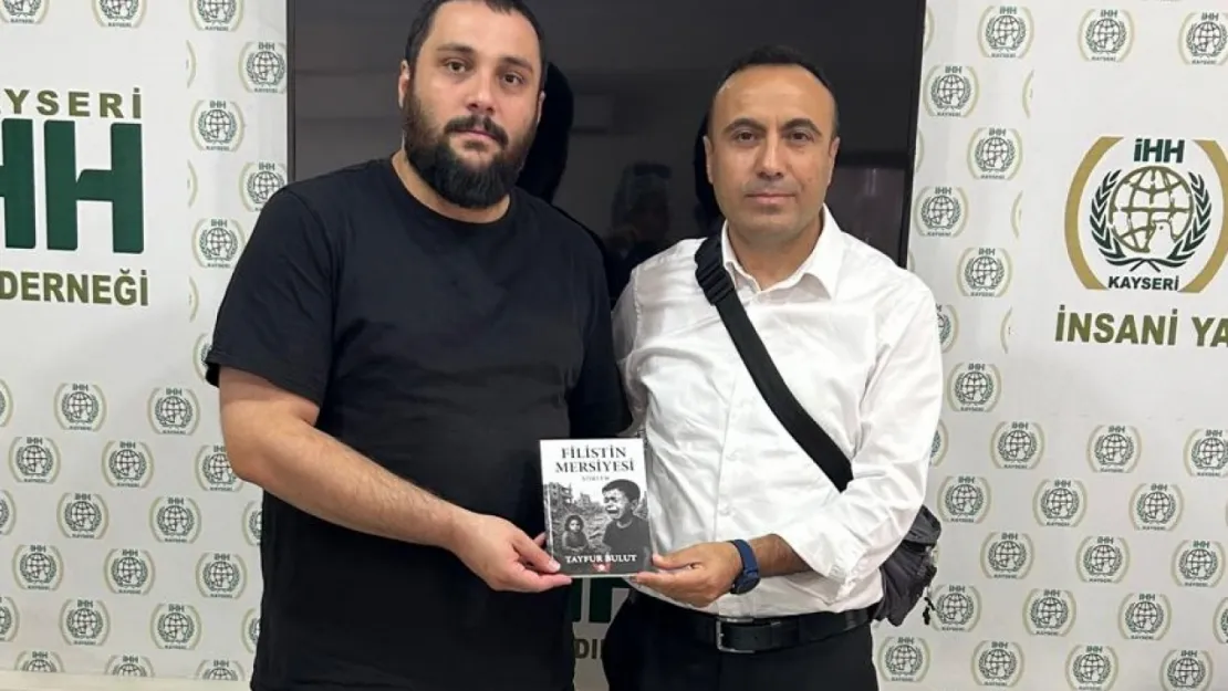 Lise Öğretmeni yazdığı kitabın gelirlerini Gazze'ye bağışladı