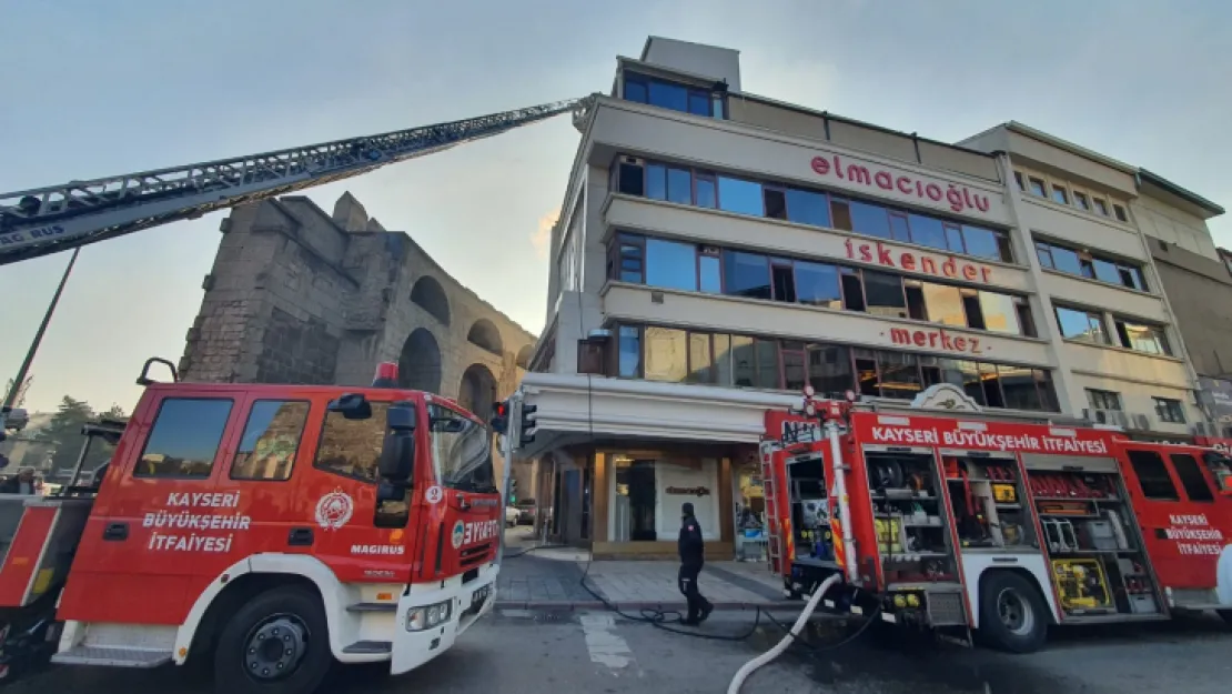 Lokantada yangın çıktı, ekipler seferber oldu