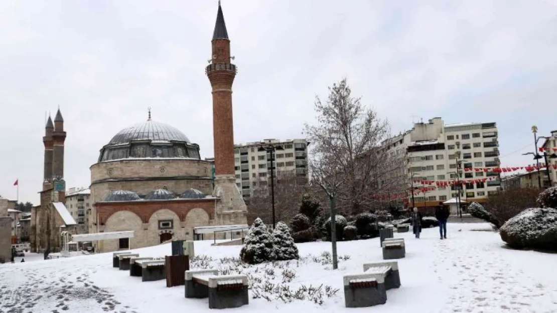 Mart ayının sonlarında kent yeniden beyaza büründü