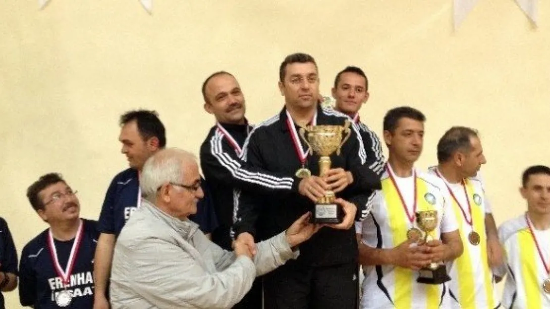 Masa Tenisi'nde Şampiyon Büyükşehir 