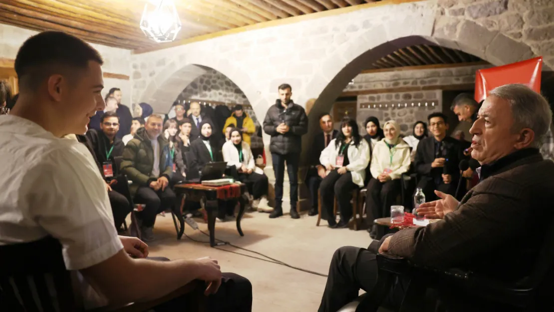 Mektep Melikgazi'de Anlamlı Buluşma: Gençlerle İstişare ve Sohbet