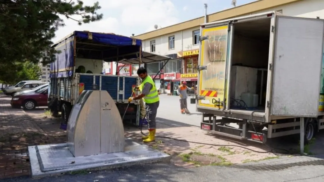 Melikgazi Belediyesi, mahallelerdeki temizlik çalışmalarını sürdürüyor