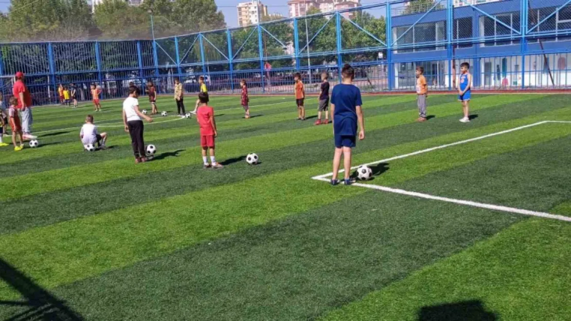 Melikgazi yaz okulu ve spor kurslarından 21 bin kişi faydalanıyor