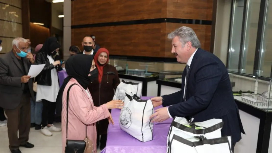 Melikgazi'de 210 çölyak hastasına glütensiz gıda paketi