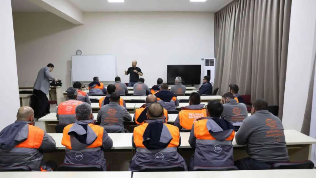 Melikgazi'de belediye-üniversite işbirliği ile personele eğitim veriliyor