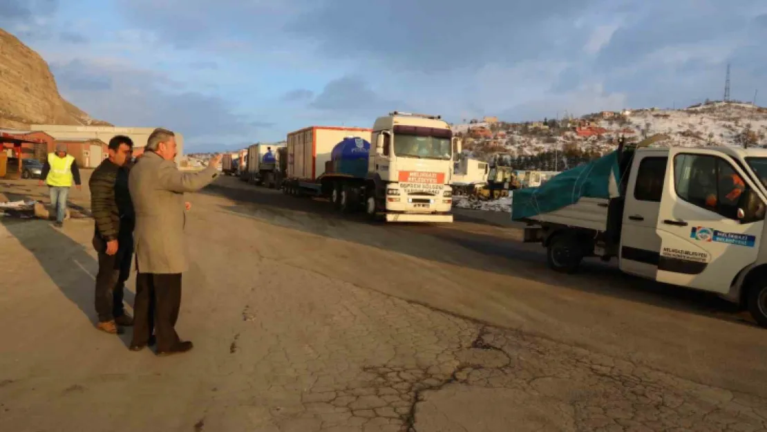 Melikgazi, Hatay'a mobil WC, duş, konaklama konteynerları ve su arazözü yolladı