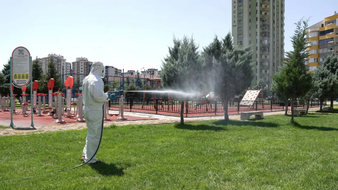 Melikgazi ilçesinde ilaçlama çalışmaları devam ediyor