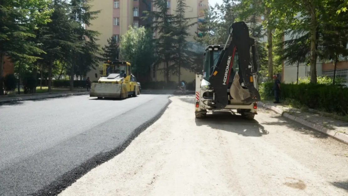 Melikgazi yolları yenileyerek ulaşımı daha konforlu hale getiriyor