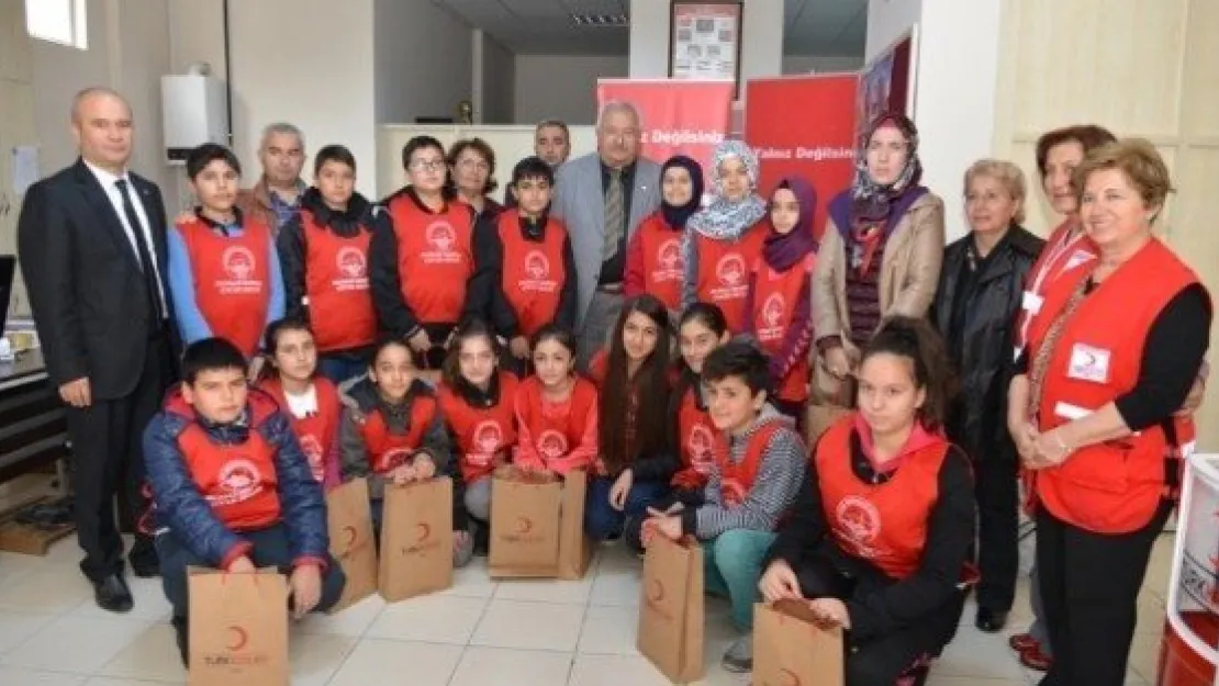 Melikgazi Belediyesi Çocuk Meclisi Kayseri Kızılay Şubesini Ziyaret Etti 