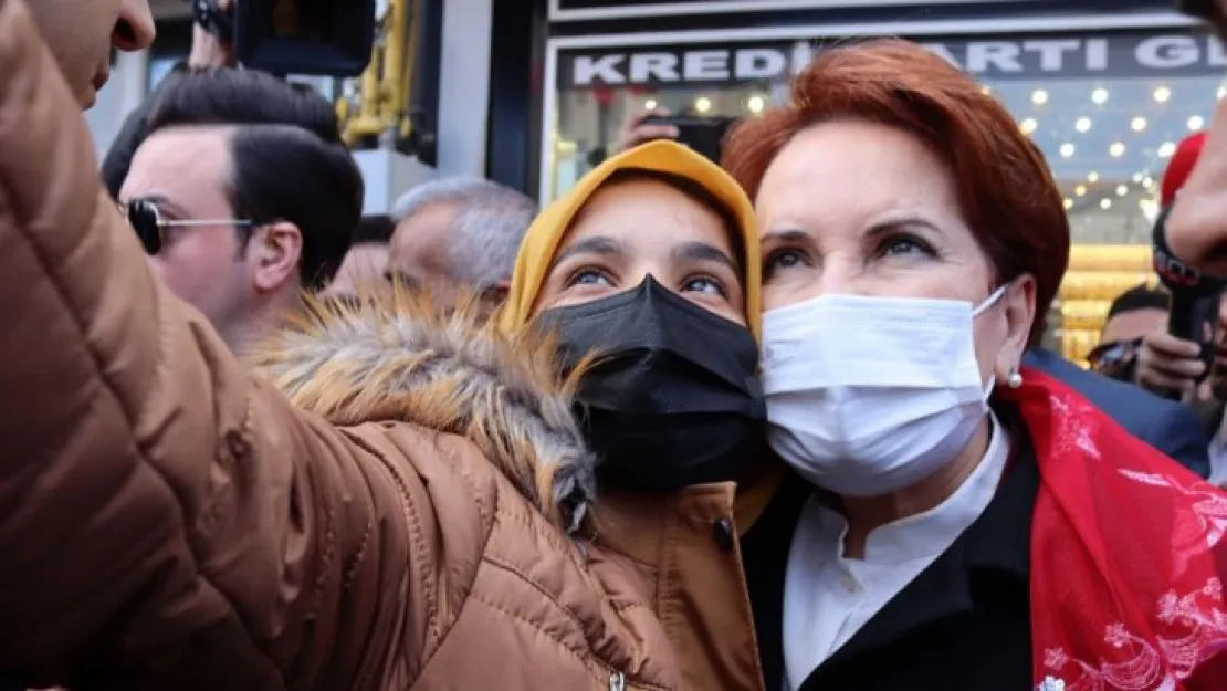 Meral Akşener ilçelerde esnafları ziyaret etti