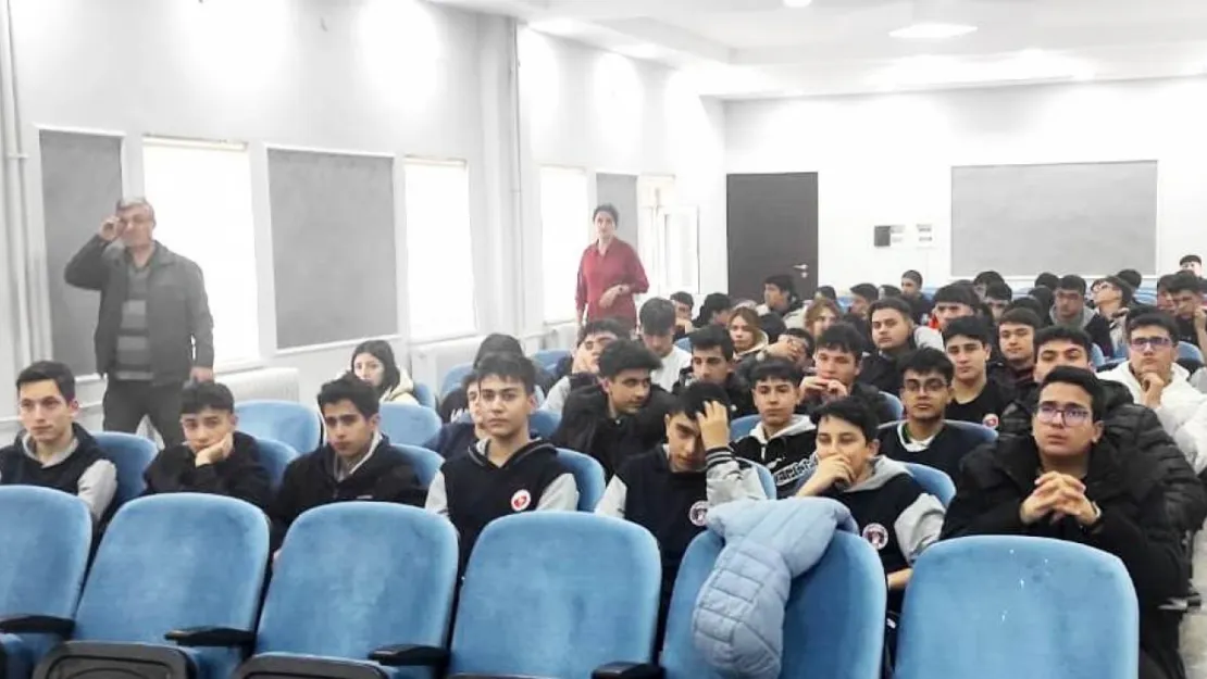 Meslek Lisesi Öğrencilerine Coğrafik Bilgi Sistemi semineri