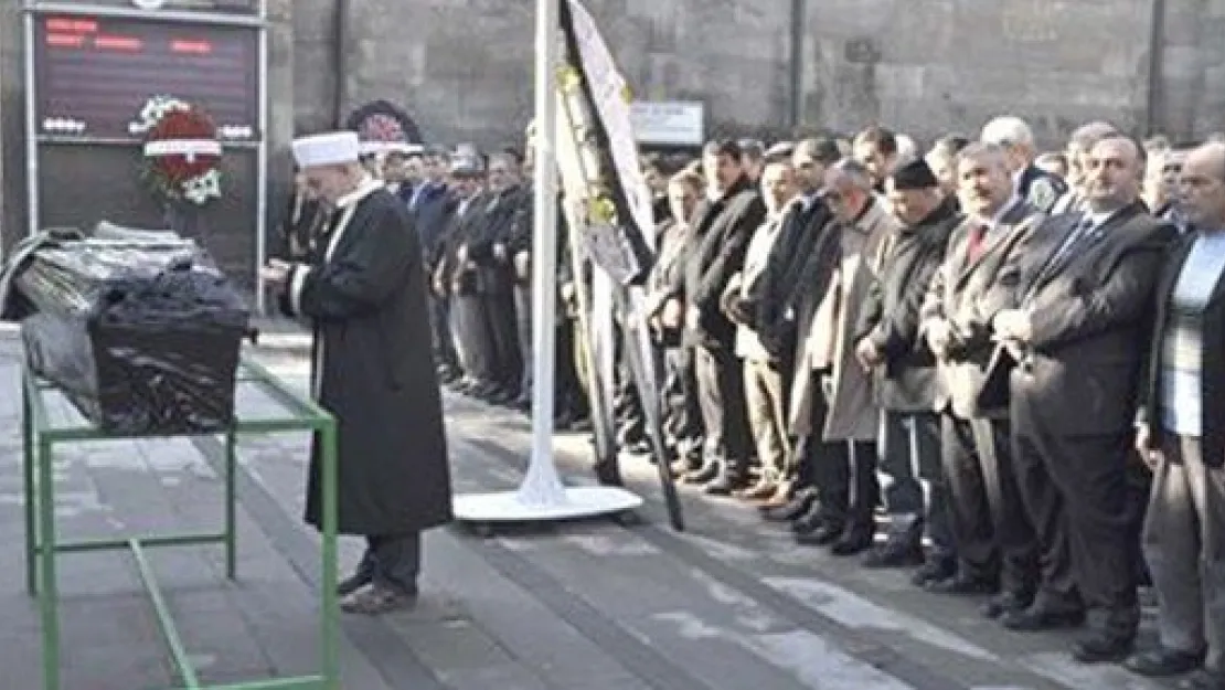 MHP'li Meclis Üyesi  Toprağa Verildi