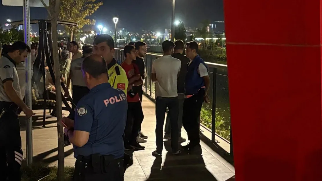 Millet Bahçesi'nde tren kazası: 2 kişi yaralandı